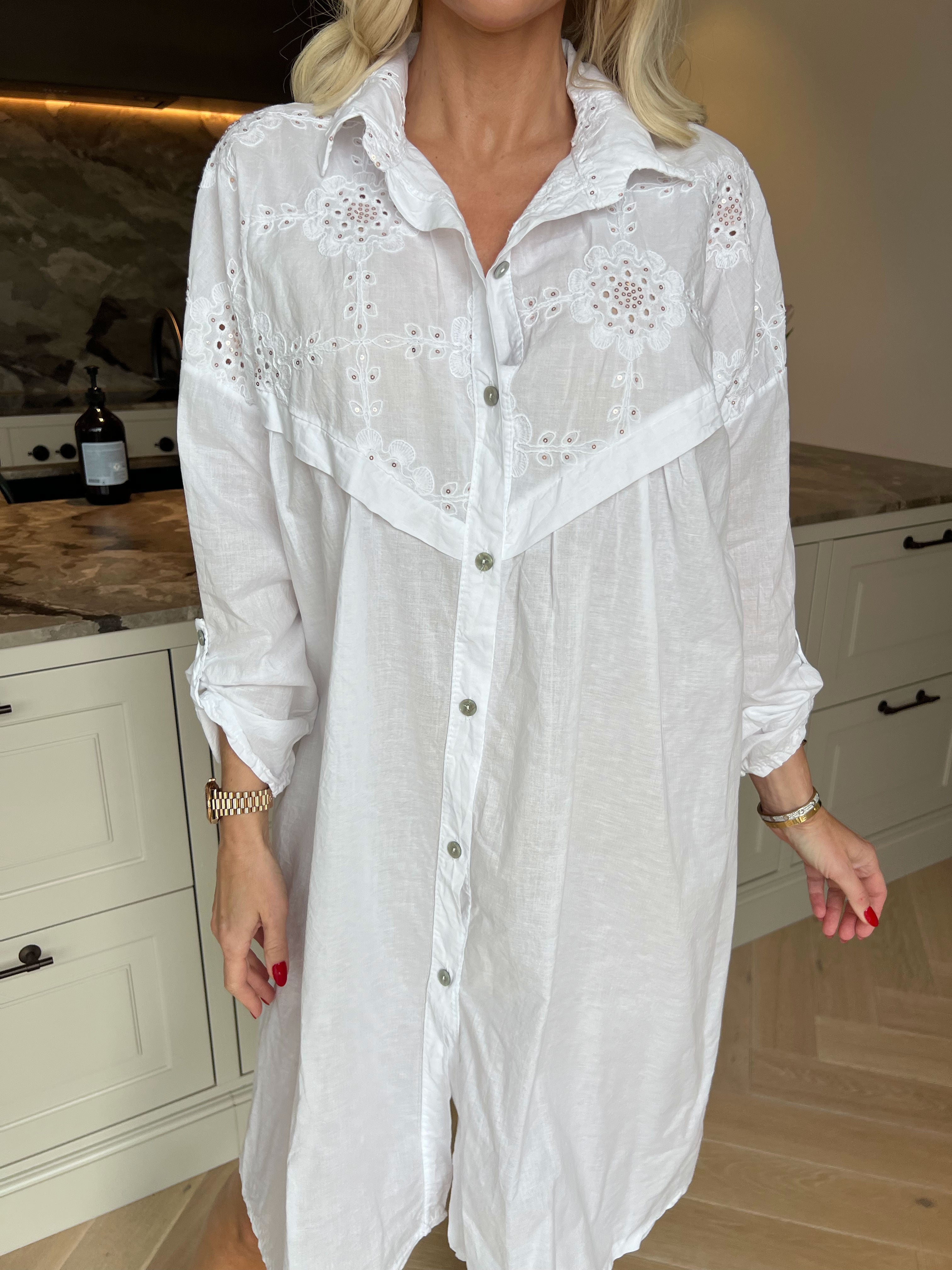 Alfreda - Skjortekjole i bomuld med broderet mønster og pailletter